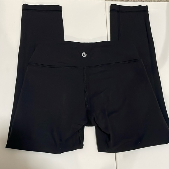 Lululemon low rise cropped black leggings - Picture 1 of 3